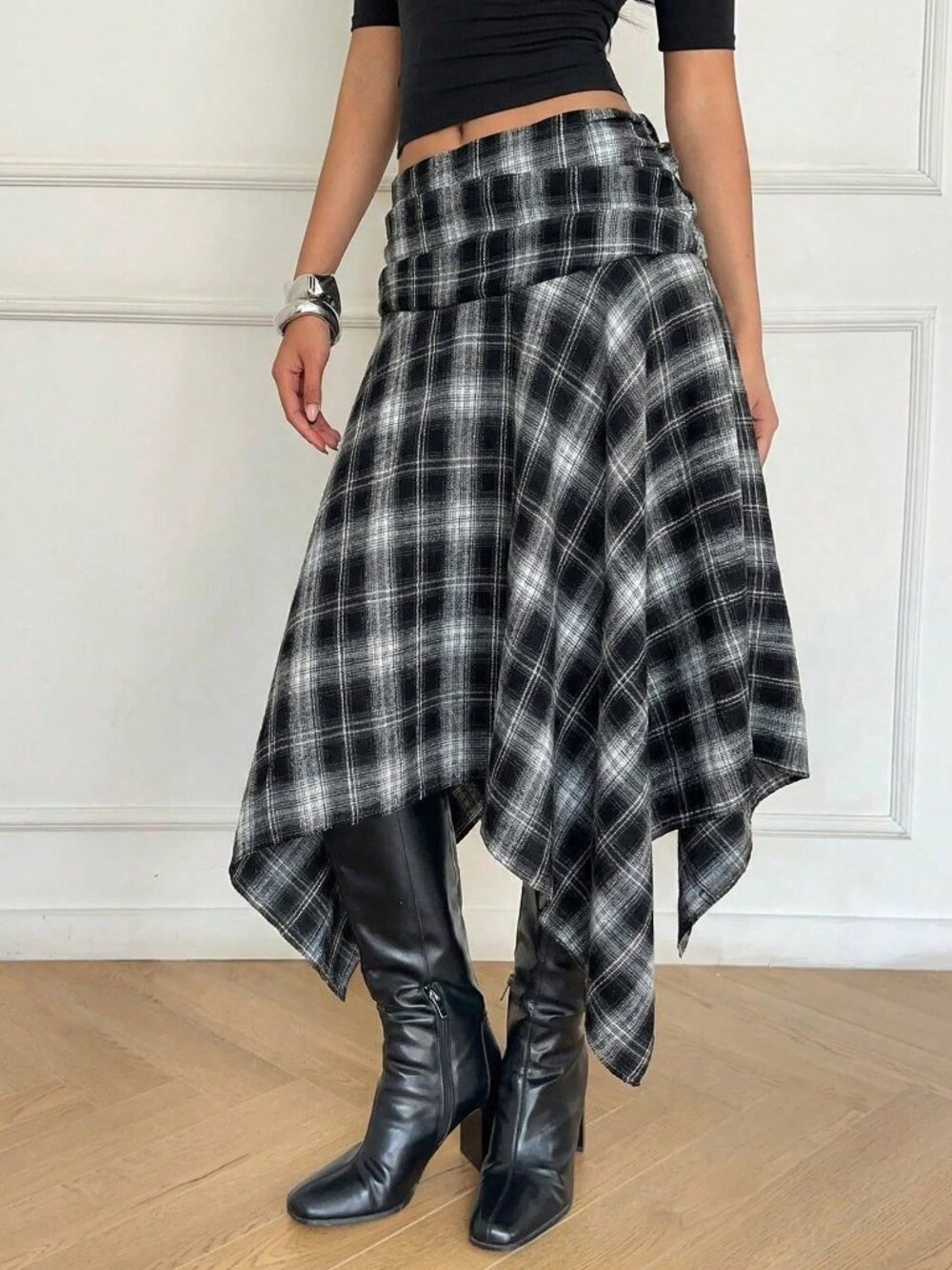 Black And White Casual Women's Asymmetric Hem Plaid Midi Skirt - Picture 4 of 4